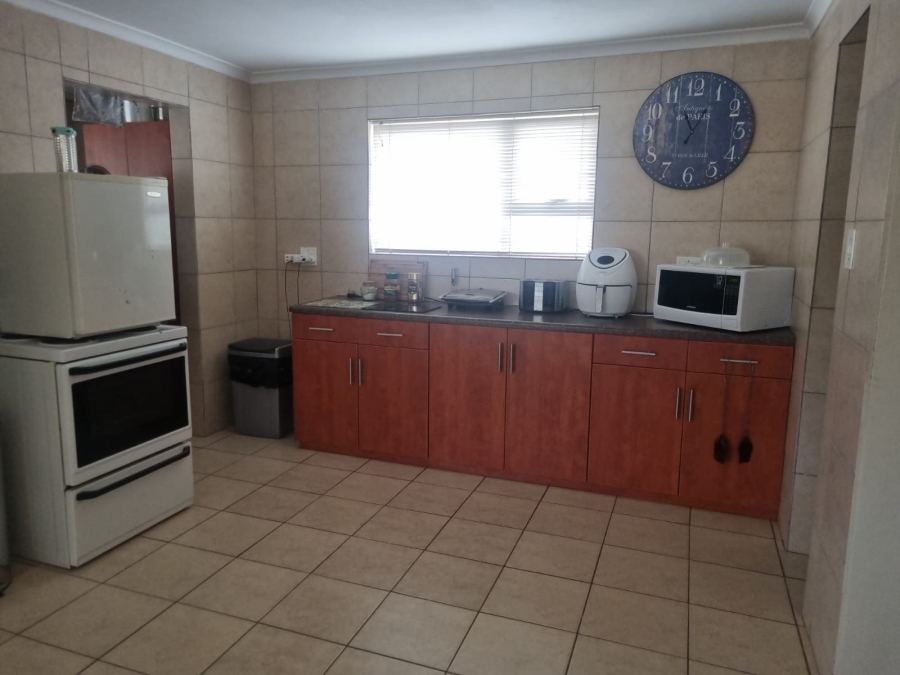 4 Bedroom Property for Sale in Doornkloof Western Cape